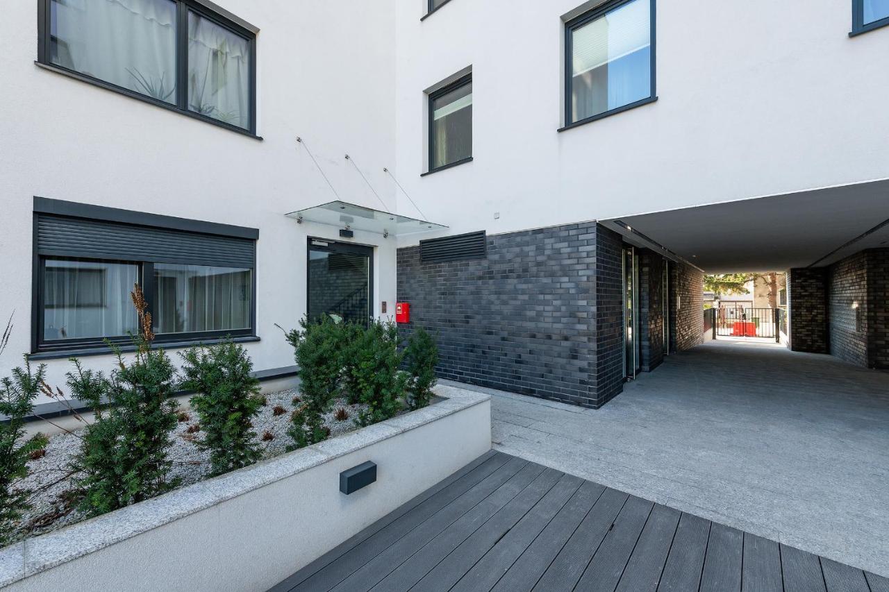 P&O Apartments Aleja Krakowska Varşovia Exterior foto