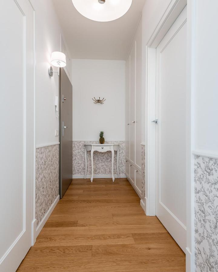 P&O Apartments Aleja Krakowska Varşovia Exterior foto