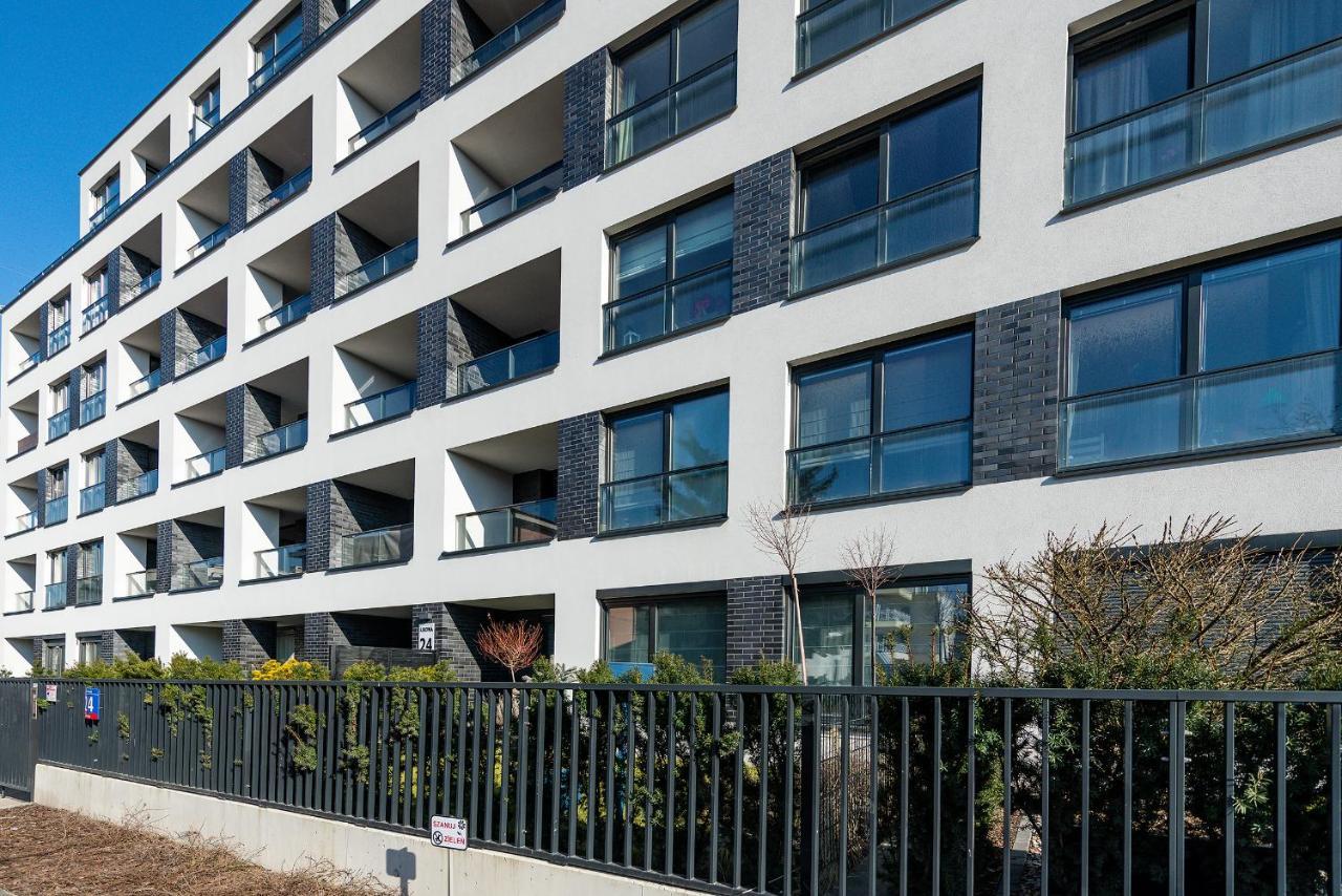 P&O Apartments Aleja Krakowska Varşovia Exterior foto